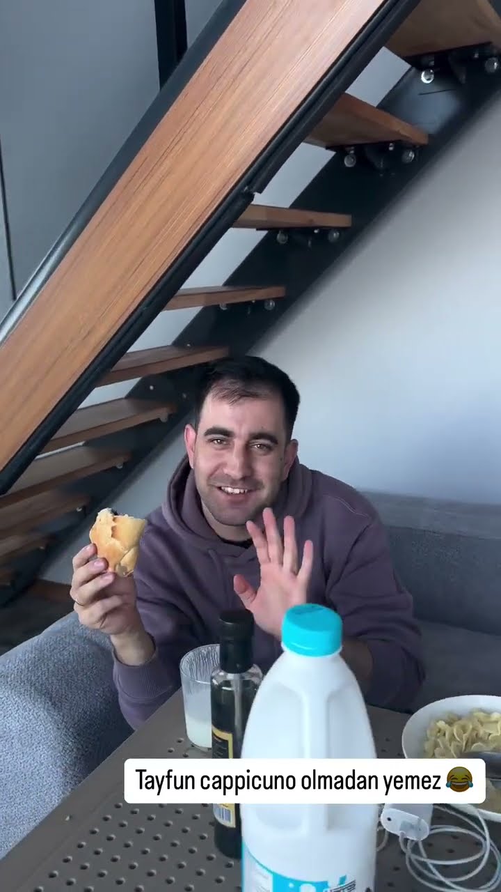 Tayfun cappicuno olmadan yemez ?