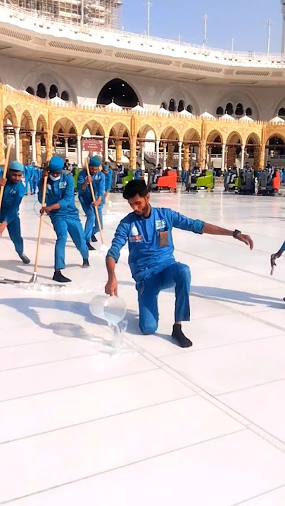 mashallah cleaning in Makkah 🕋👈#cleaning #makkah#viralshort #beautiful #1millionviews #shortsvideo