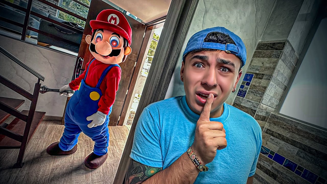 MARIO BROS.EXE  ENTRA a NUESTRA CASA * SOBREVIVIENDO un DÍA