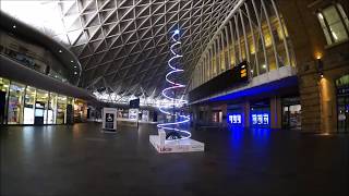 Line Wobbler playable Christmas Tree at Kings Cross - short gameplay