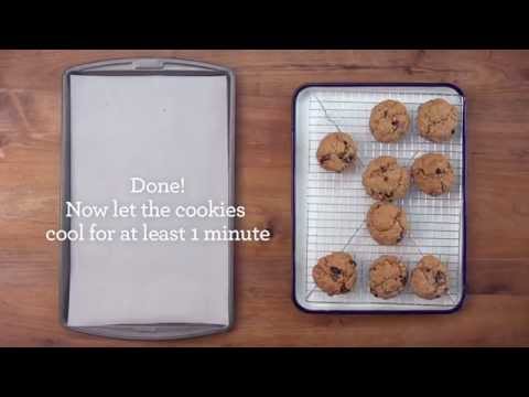 Vanishing Oatmeal Cookies | Quaker