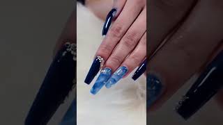 Blue Marble nail design #nails2inspire #marblenails #nailsonfleek #nailsdesign #nails #bluenails