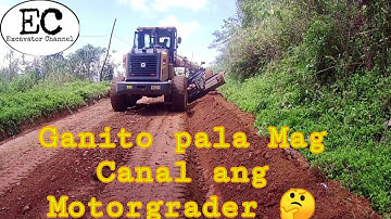 Motorgrader Making V-Ditch