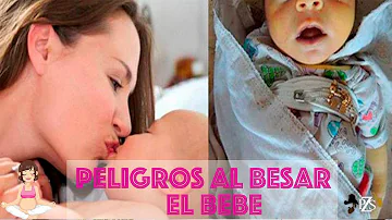 ¿Puede una madre besar a su recién nacido?