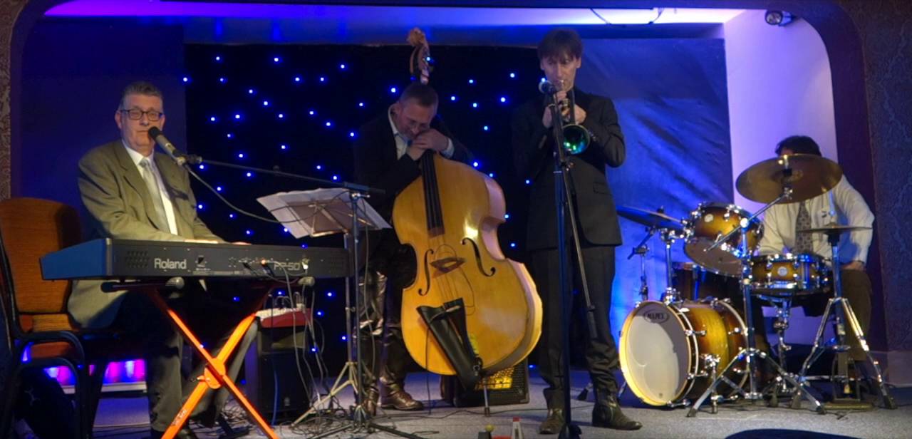 Chris Ingham Quartet "Washboard Blues" YouTube