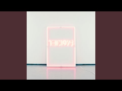 Putar She Lays Down - The 1975