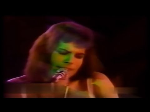 QUEEN -You Take My Breath Away,  Live At Hyde Park  (1976 )