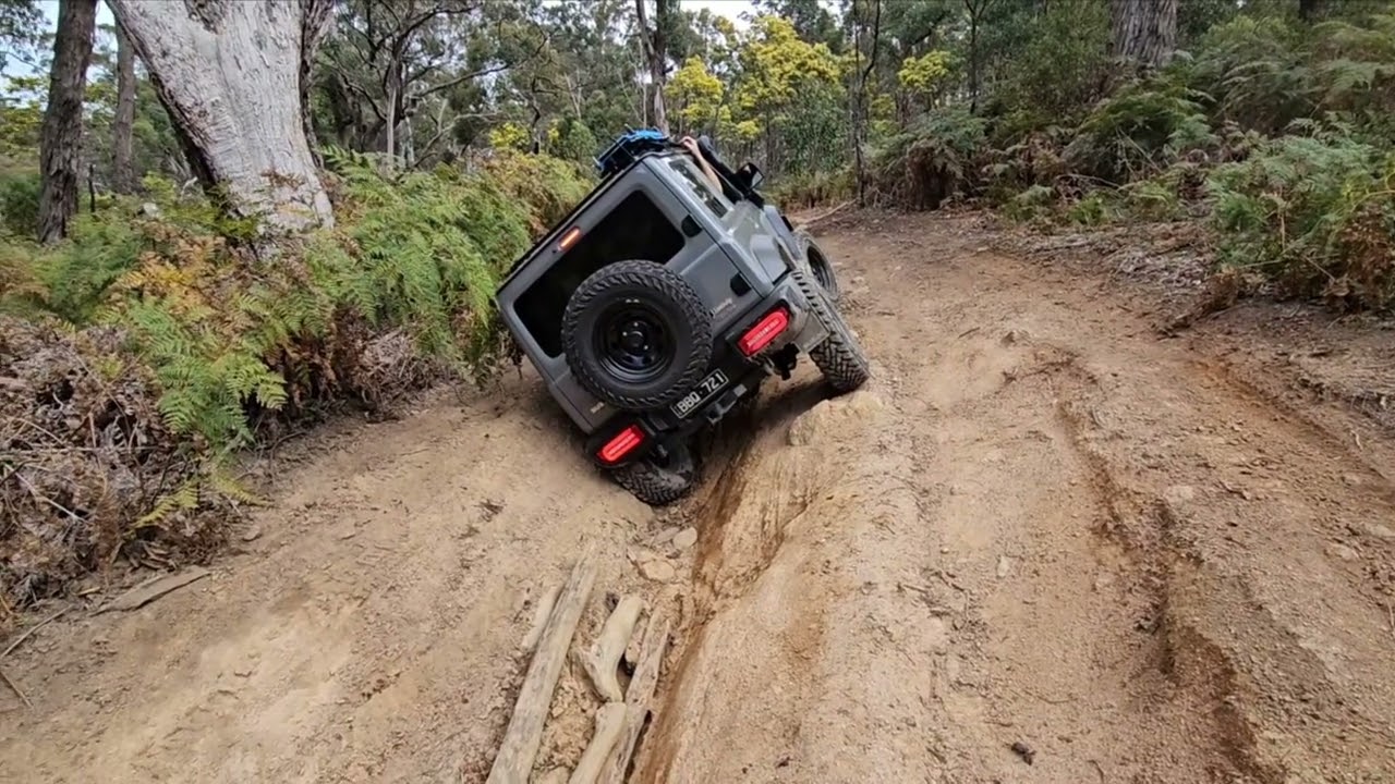 Jimny almost toppled in Cobaw forest
