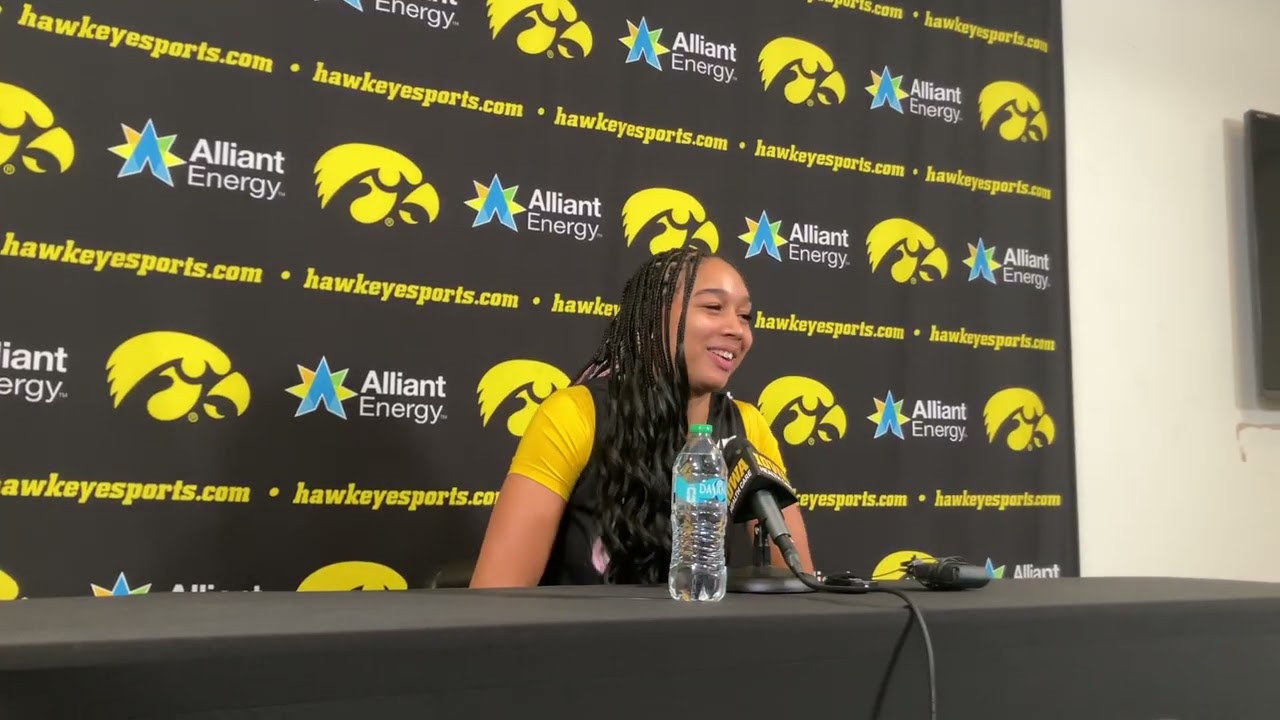 Ханна Стулке, старший специалист по связям со СМИ.