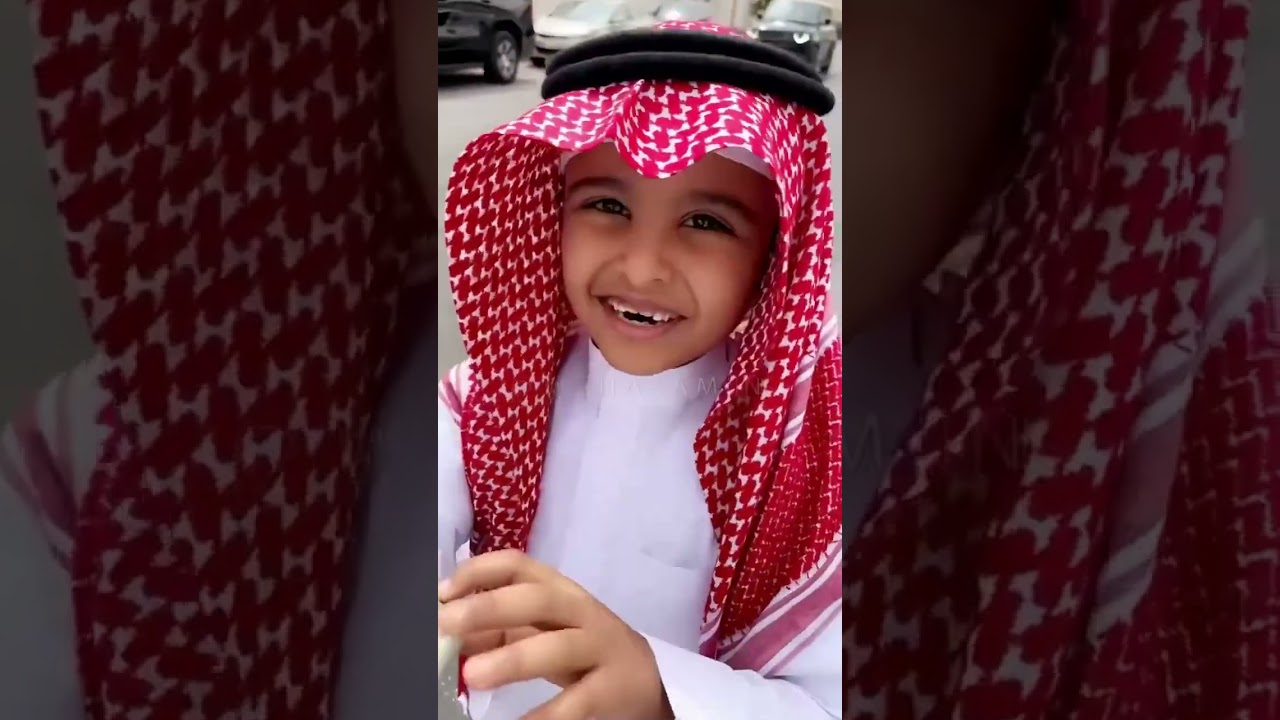 شوف من أعطاه العيدية 😅