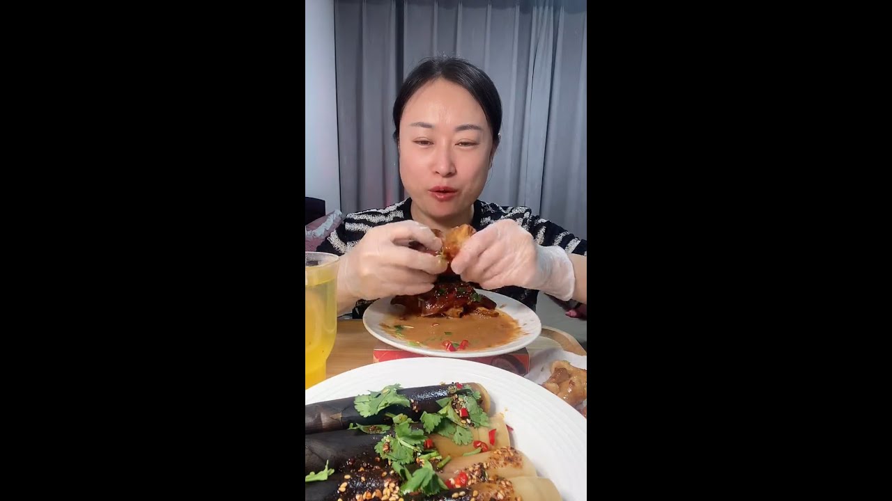 🔴 LIVE: Northern Girl Feast & Cozy Chat ASMR | Comfort Eats & Gentle Mukbang Moments