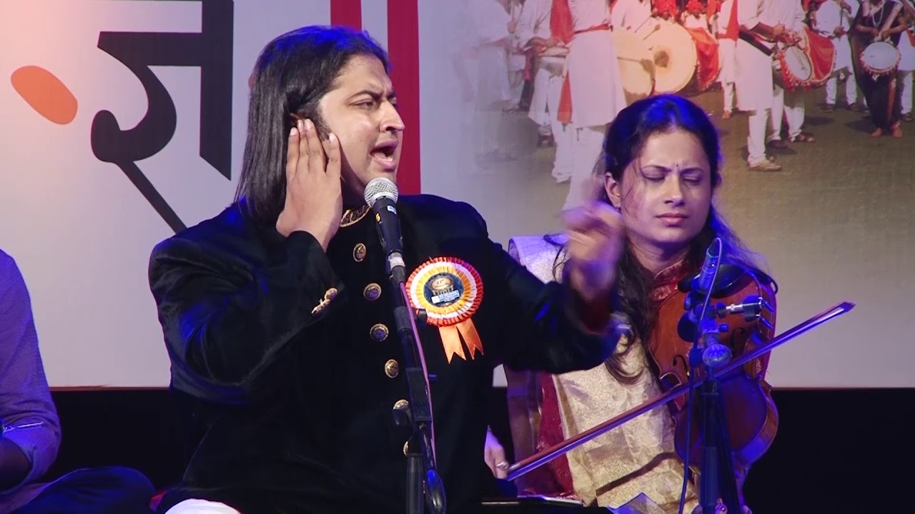 Swaradhish Dr. Bharat Balvalli sings Shata Janma Shodhitana