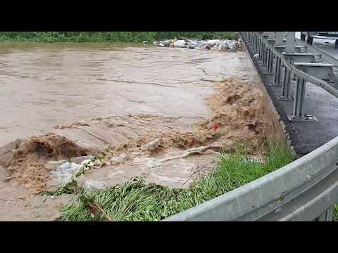 Adrani, Kraljevo - poplave: razulareni potok Musača koji se pretvorio u reku