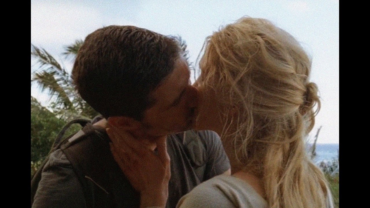 Juliet Burke - 150 - Jack kisses Juliet - LOST