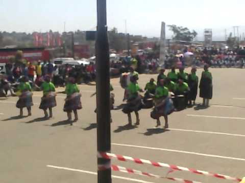 Nyanyuka mangulwani traditional dance group