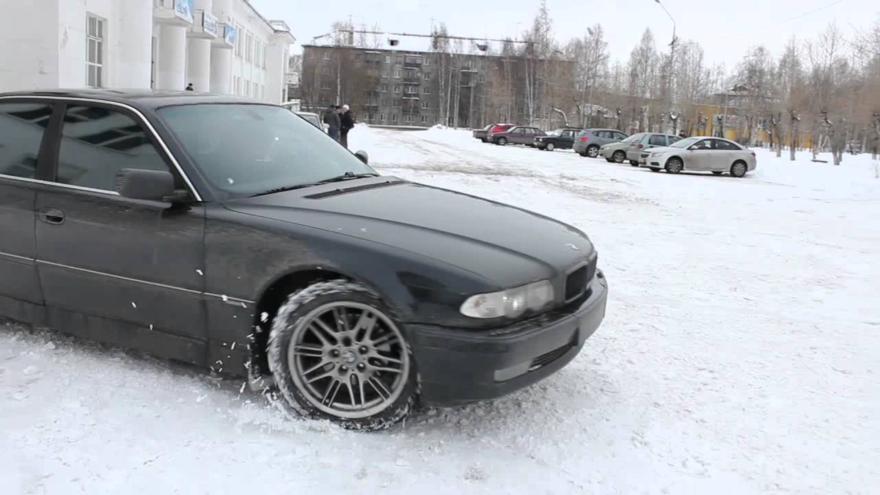 Уличный дрифт бмв