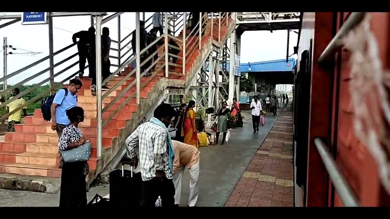  Tadipatri Railway station Arrival & Departure Bza Dmm Express