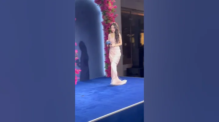 #zhaoliying fans waited outside Longines private event just to see Zhao Liying - DayDayNews