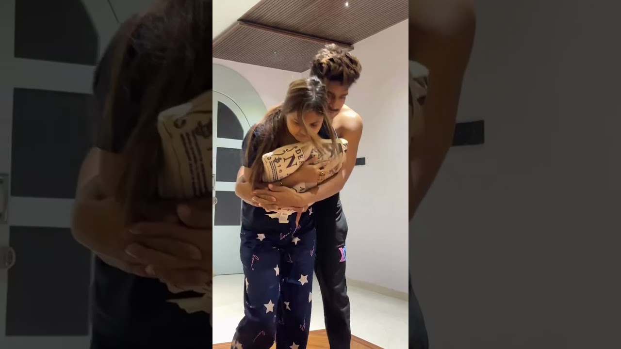 Sona gussa hogai mukul se 🤣 