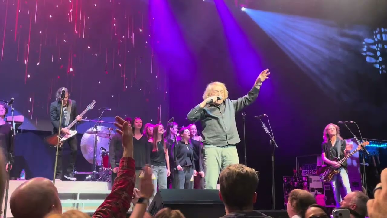 Foreigner w/ Lou Gramm - Wellmont Theater, NJ - Dec. 11, 2025 “I Want To Know What Love Is”