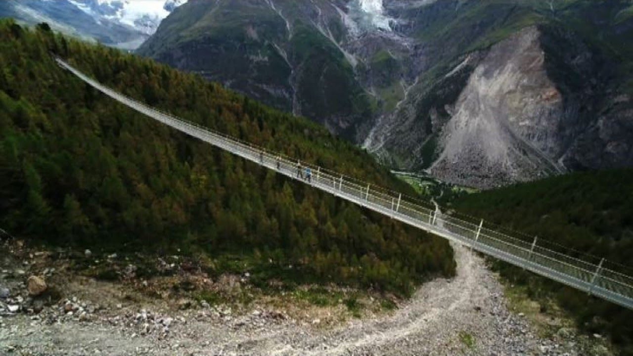 Svizzera, inaugurato il ponte sospeso più lungo al mondo YouTube Svizzera, inaugurato il ponte sospeso più lungo al mondo YouTube
