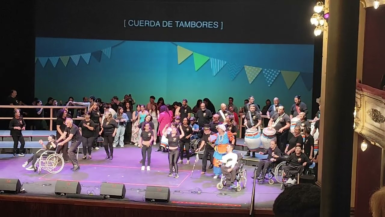 Comparsa Balele en el Teatro Solis