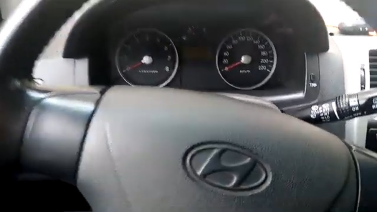 Хундай Гетц: замена салонного фильтра - YouTube