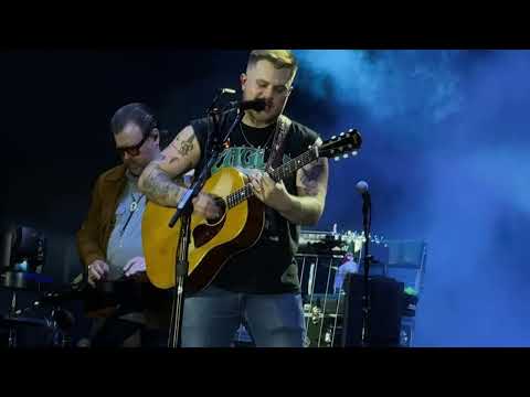 Zach Bryan “Walk Backwards” LIVE from Delaware