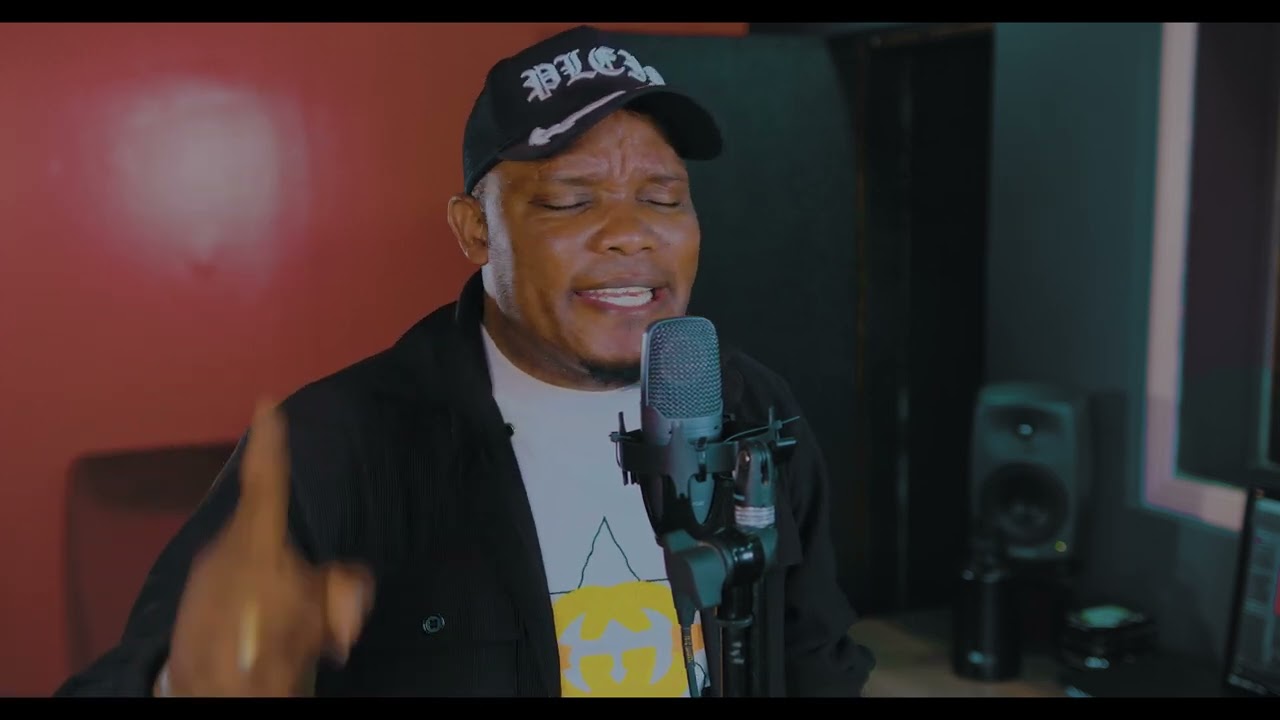 Spontaneous Worship Utamwambia Nini Cover By SOLOMON MKUBWA