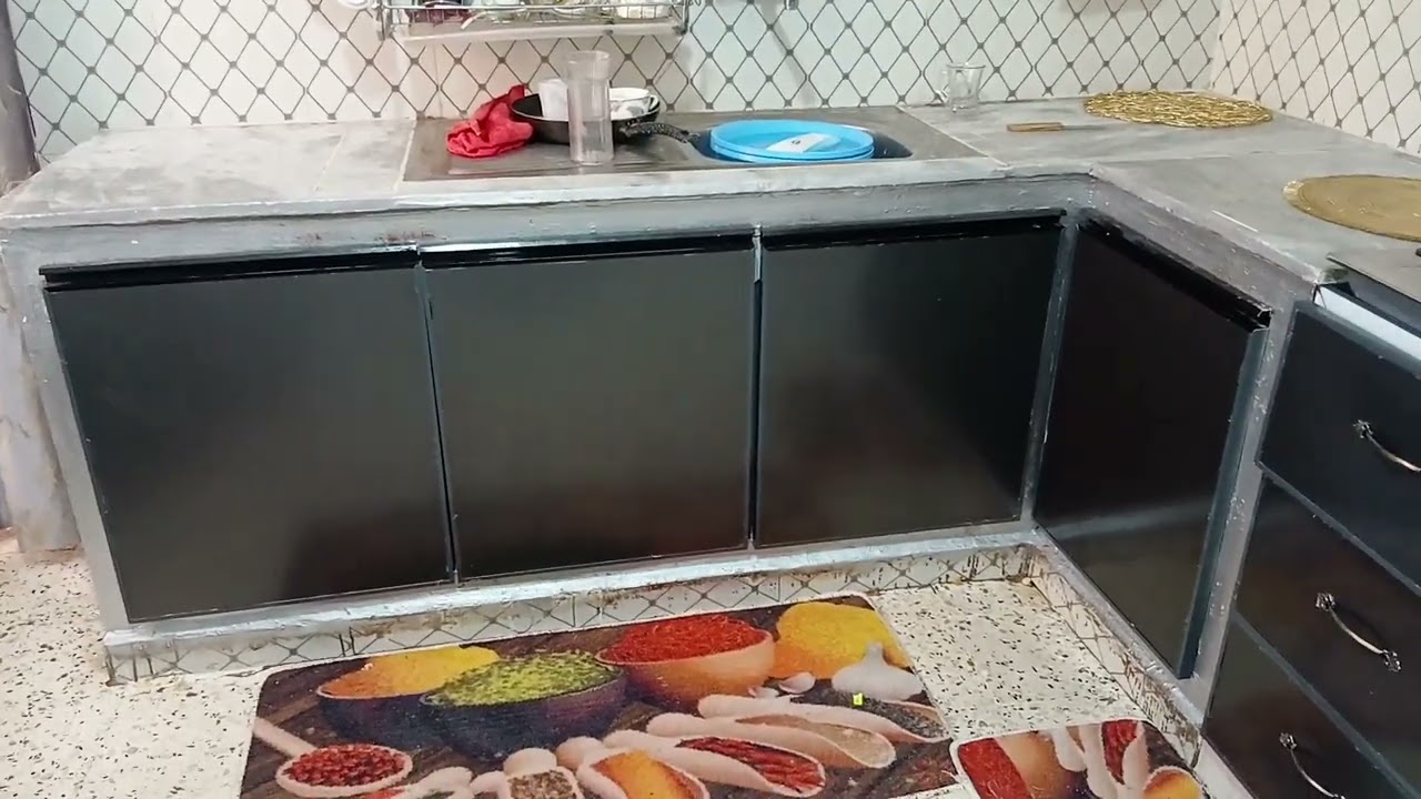 اول فيديو في قناتي جولة في مطبخي بسييييييييييييط بلازوخ بلا فوخ مين انا شحال في عمري شحال عندي اطفال