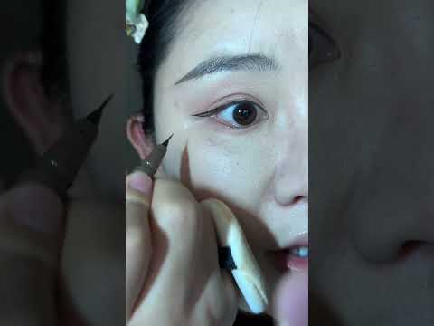 아이라이너 자연스럽게 그리는 방법을 알아보자 #makeuptutorial #메이크업튜토리얼 #아이라이너