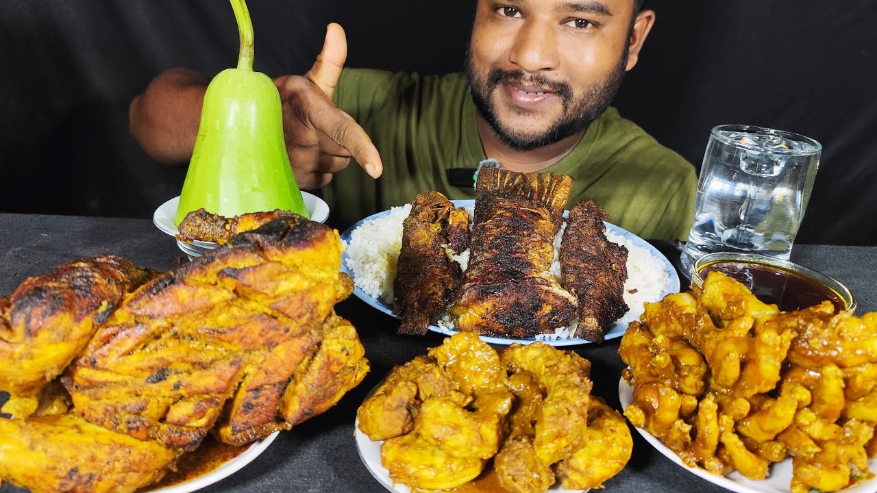 Spicy grilled chicken, chicken feet curry and fish fry with rice eating show
