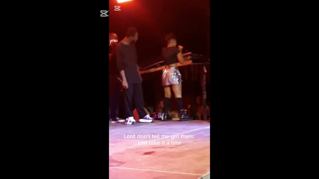 Gabi DeFeel live at Tema