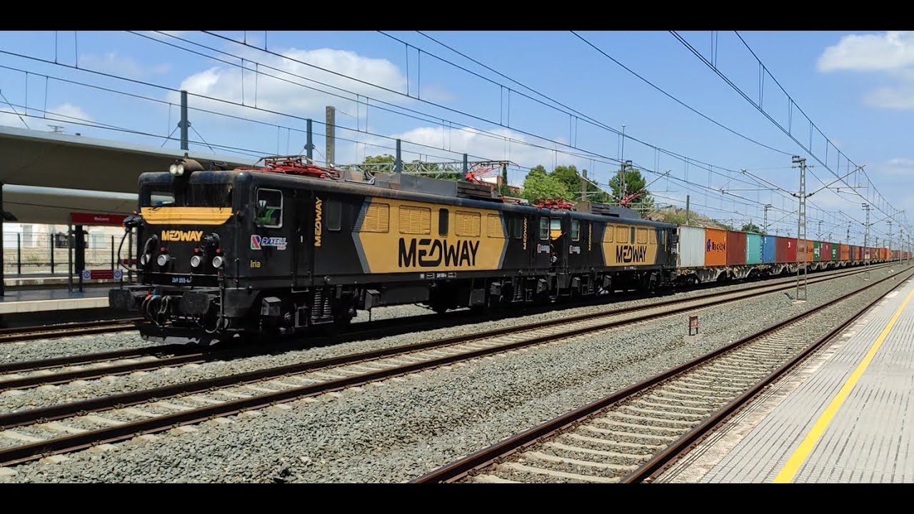 Trenes en Valencia #42# - Estación de Mogente, circulaciones de todo tipo de trenes. el 28-7-21