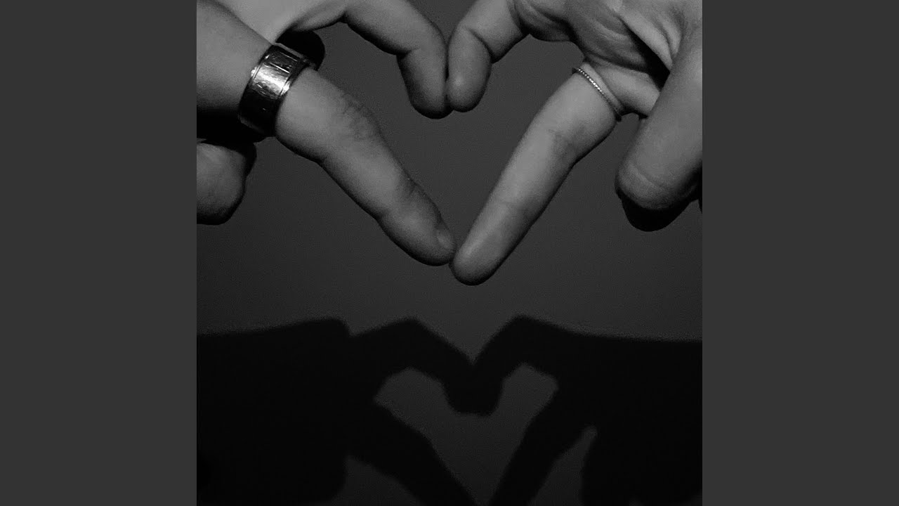 Guarda roommates su YouTube Guarda roommates su YouTube