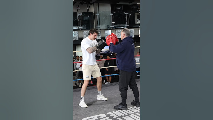 Curtis Scott training for Barry Hall.