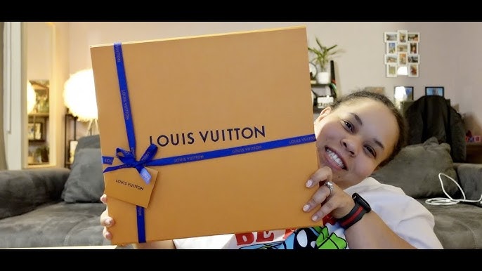 What's in my Denim Louis Vuitton bag!? 👀 #whatsinmybag #lvbag