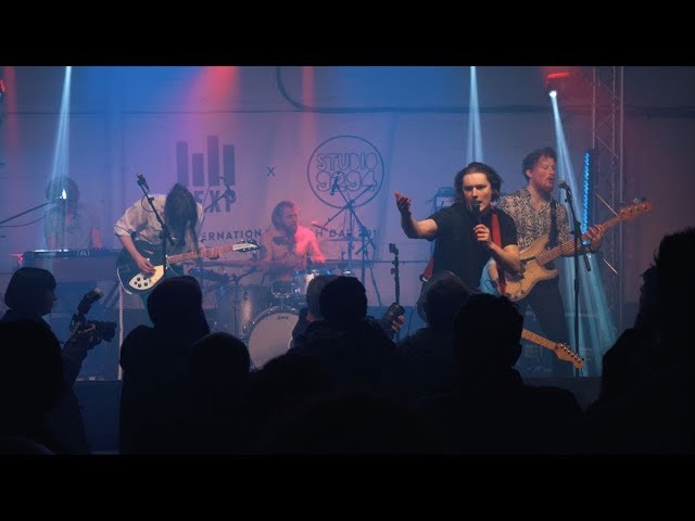 Guarda Avalanche Party - Full Performance (Live on KEXP) su YouTube Guarda Avalanche Party - Full Performance (Live on KEXP) su YouTube