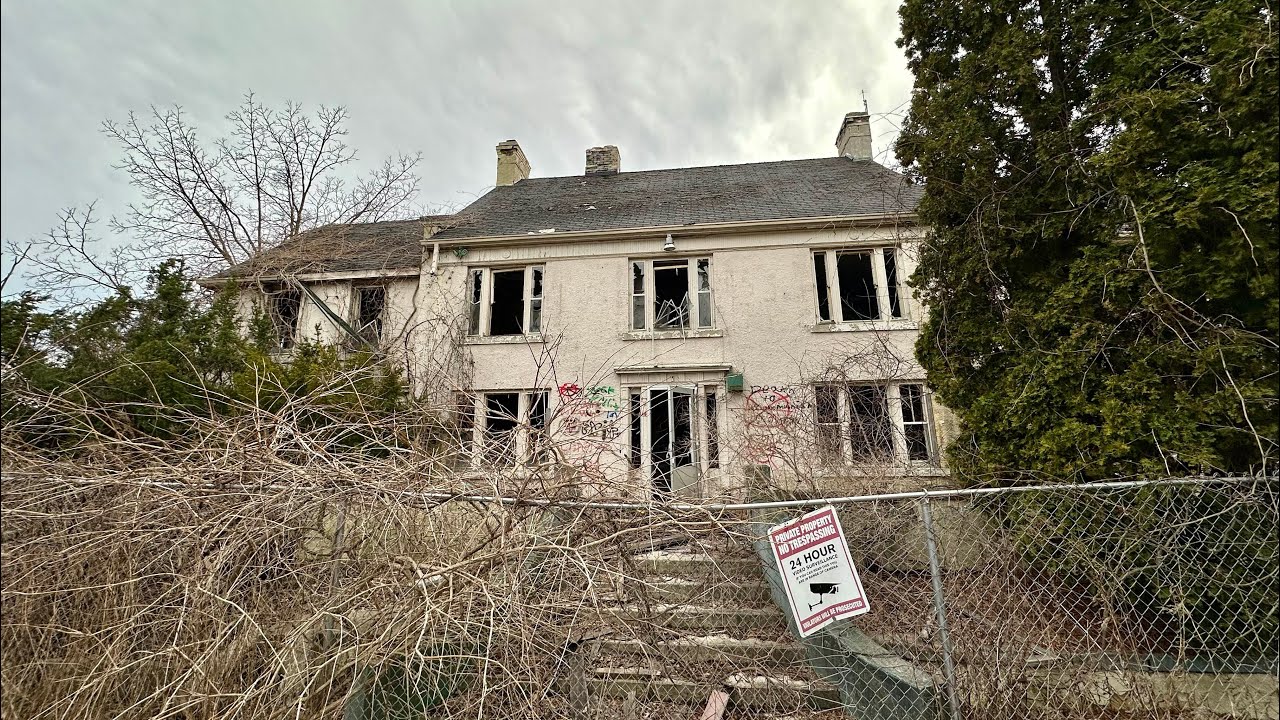 Exploring a Doctor's ABANDONED Estate Forgotten Since The 1970’s | Frozen In Time For 50 Years