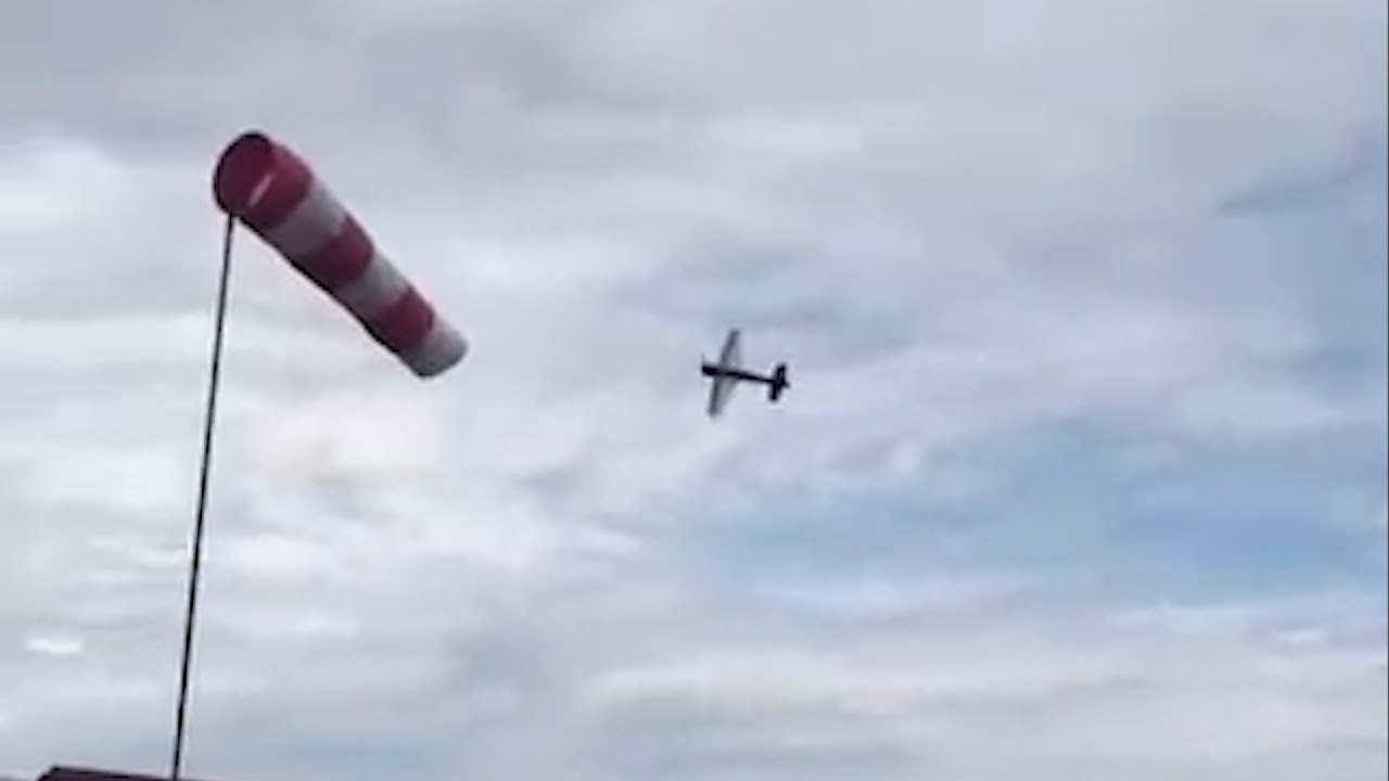 Момент падения самолета Як-55