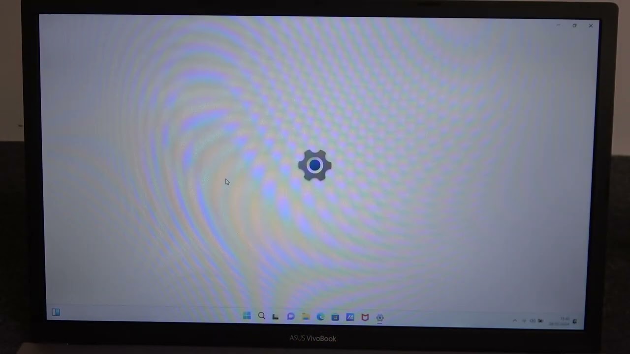 How To Set Custom Wallpaper In ASUS VivoBook 17?