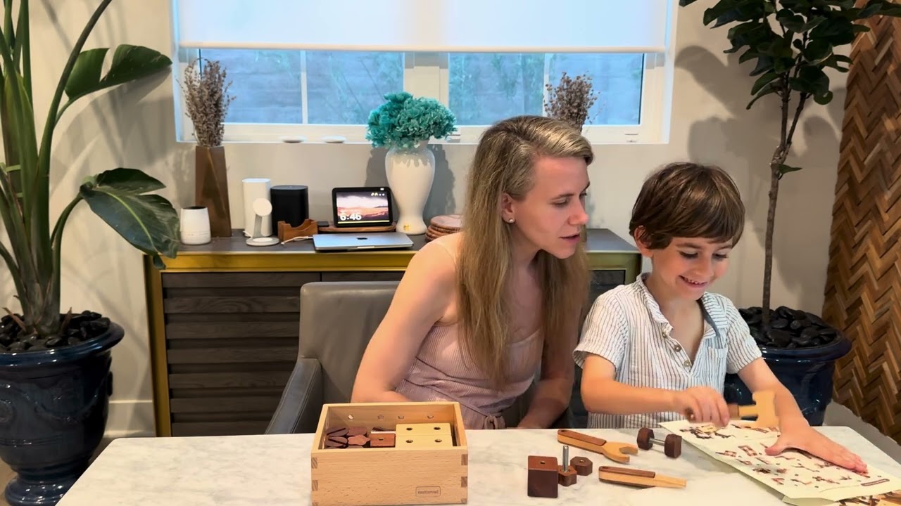 DadCarved Wooden Tool Set for Kids 32-Piece Montessori STEM Construction Kit w/ Storage Box Demo 