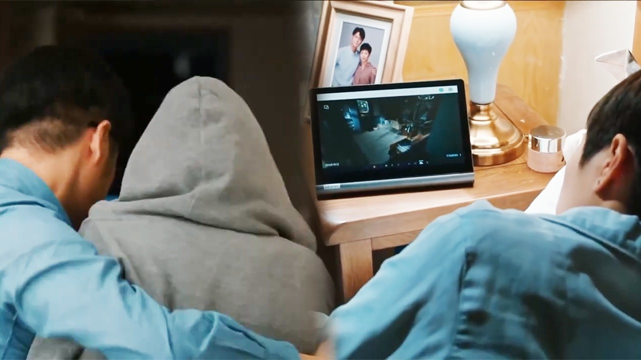 Муж привёл любовницу в брачный дом, жена показала запись — они в панике!