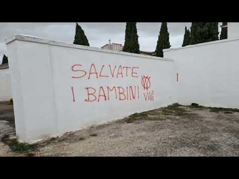 San Giovanni Rotondo, scritte no vax sui muri del cimitero