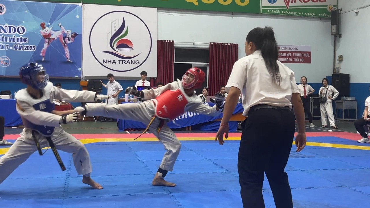 Văn Đạt (Xanh)-A.Dương VS Nguyên Giáp (Đỏ)-Phúc Nguyễn