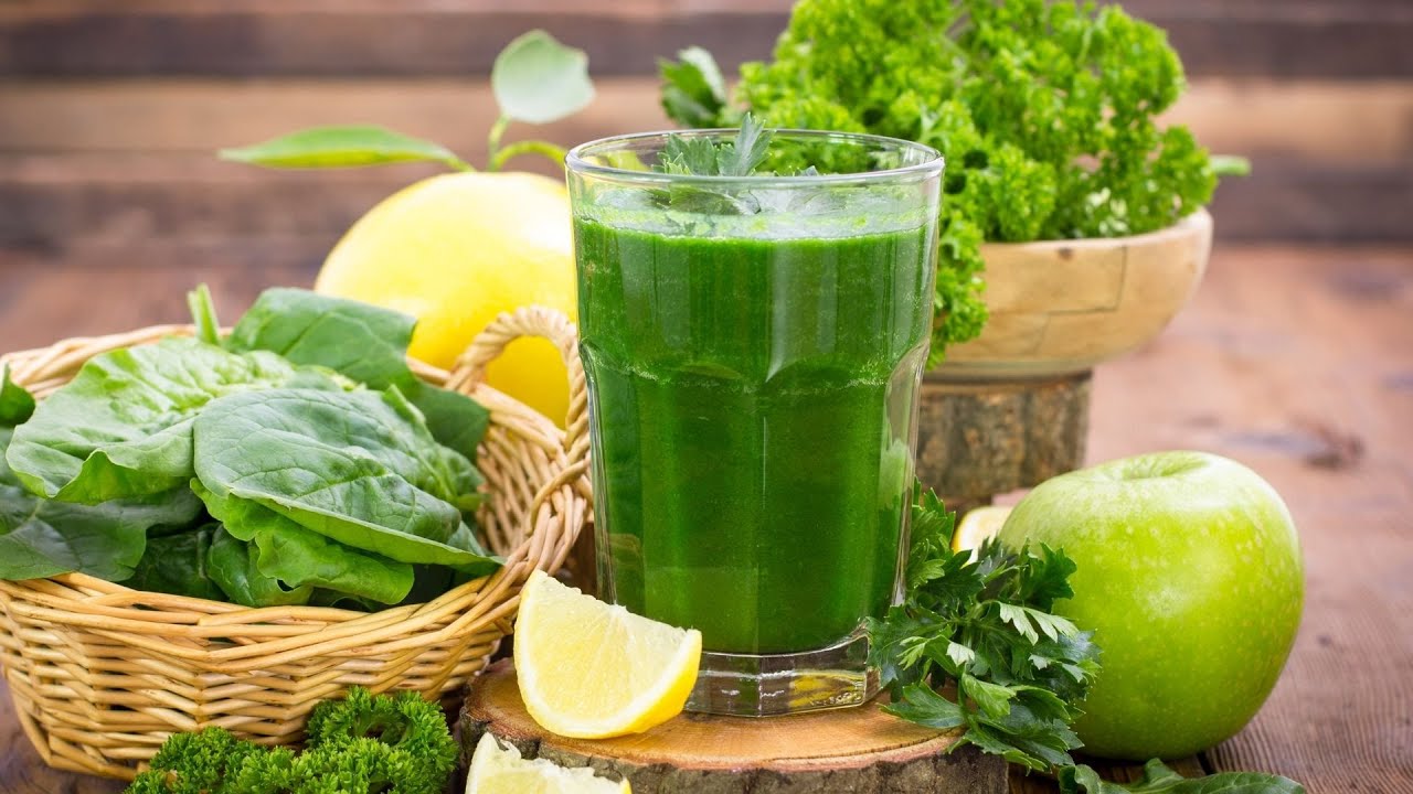 Simple green juice recipe detoxing & rejuvenating green juice! YouTube