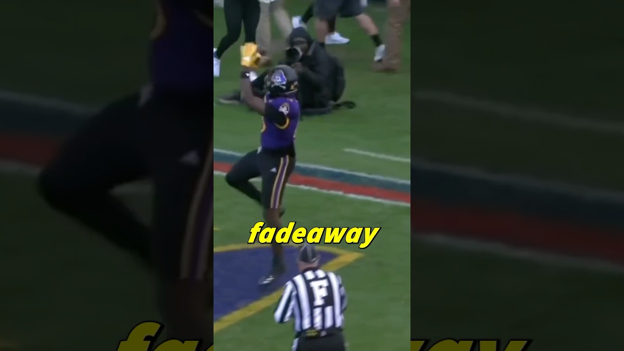 WATCH: He hit a FADEAWAY down 21 points 🤣🔥 #widereciever #eastcarolina #cfb