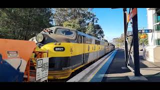 4501 B61 GM22 27  going thru Carlton Station in July 2023