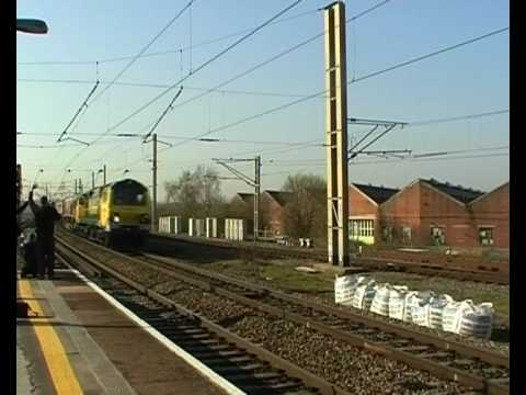 The Yorkshire Dalesman: Freightliner 70003 and DB Schenker 66154 at Warrington Bank Quay