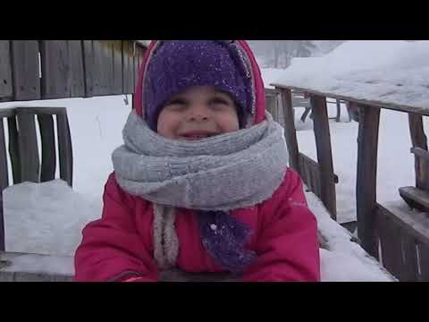 თოვლის სილამაზით ტკბობა.